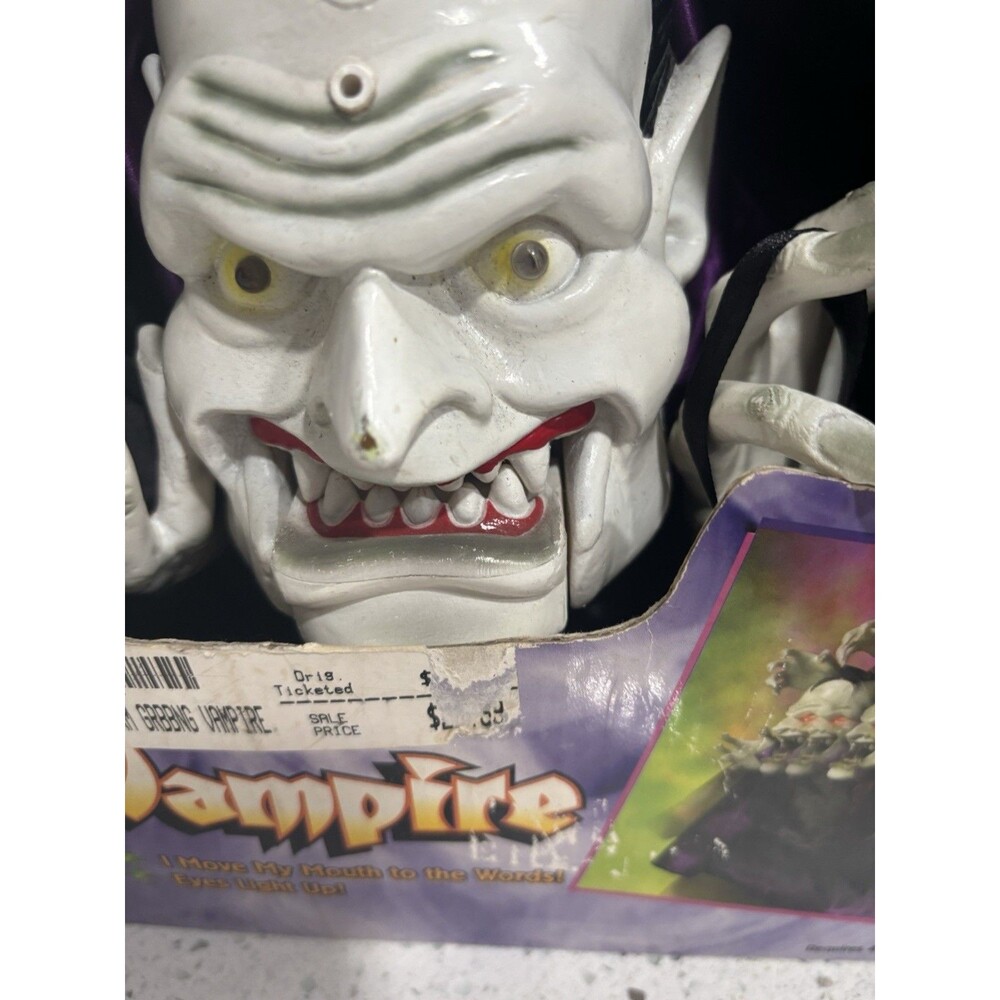 Vtg Gemmy Lunging Vampire In Action Door  Animated Figure in Box 2002 See Detail - Picture 13 of 16